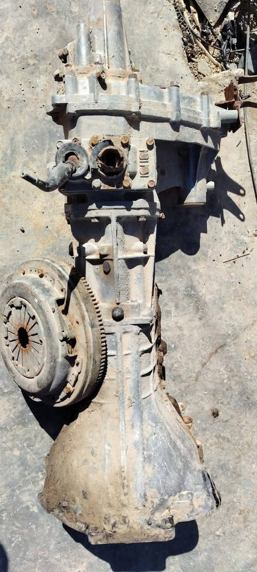 السلام عليكم
كير بشرط مال باجيرو مستبوشي نضيف 
السعر خاص 
رقم الهاتف ***********
