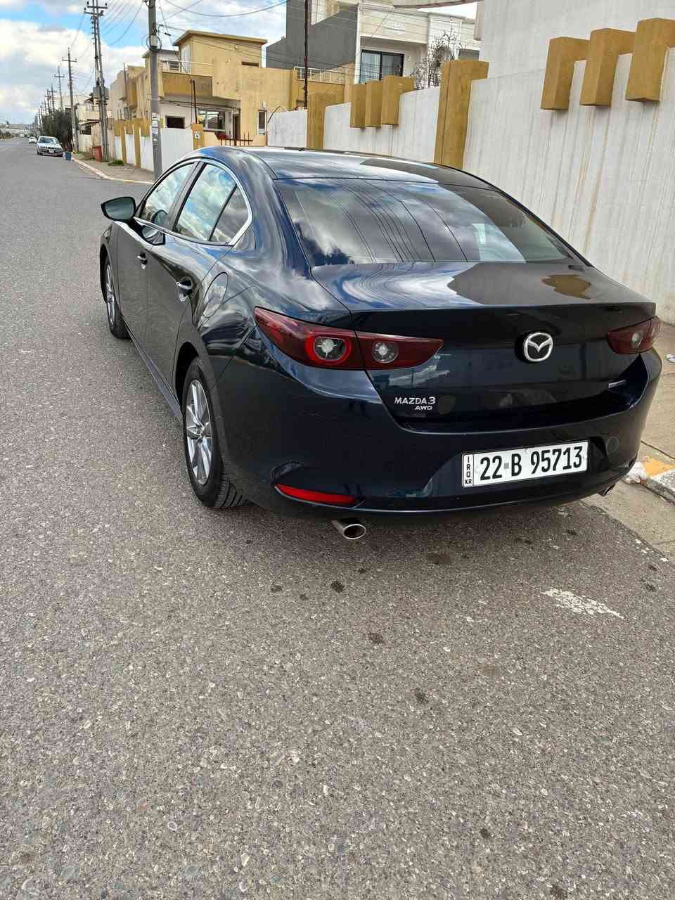 مازدا 3 موديل 2022 فول مواصفات
بيها بنيد وجاملغ السكن صبغ وطارف باب السكن
بصمه شاشه رادار كامرا كاربلي فتحه سقف هيتر كشنات داخل جلد 
تخم تاير جديد مابيها اي نقص السياره 
هزه جديد وسنويه جديد
مكاني اربيل *********** أربيل, العراق
