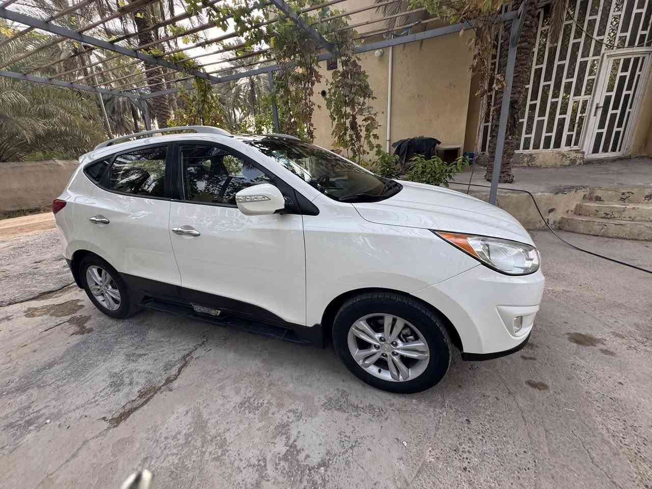 السلام عليكم اخوان توسان موديل ١١فول موصفات مايحتاج اكتب تعرفونها السياره محرك كير حداديه تبريد تدفئه تخم تاير السياره جاهزه ع آخر حبابه الف ماتصرف عليها رقم بغداد تحويل مباشر سنويه لل٢٨ السياره صبغ فقط خشم البنيد والباقي كفاله المكان كربلاء الحسينه السعر ١٣٥ لاستفسار اتصل ***********
