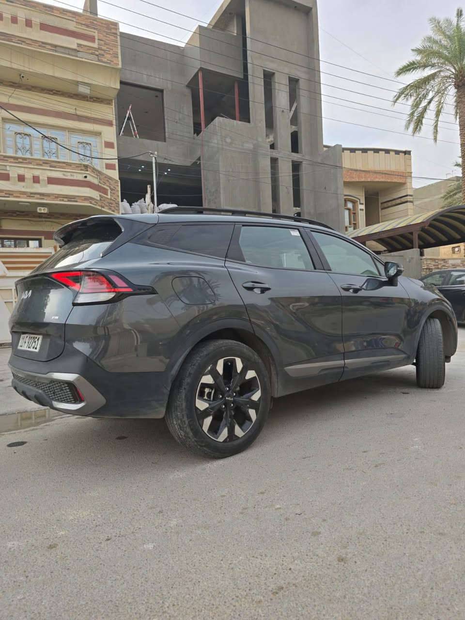 كيا سبورتاج 2024 اللون رصاصي فئة X.Line حادث خفيف جدا بدون إيرباك تبديل جاملغ بلادي نفس اللون جهة السائق وتعديل بارد بسيط بالبنيد بدون قطرة صبغ .. السيارة plug in يعني محرك بنزين وهايبرد وشحن كهرباء ( الشحنة الواحدة ولمدة ثلاث ساعات تعطي سير 54كم) يعني تنسى البنزين سياره أقتصادية جدا ماشية 9
مواصفات السيارة
1_ شاشة ترفيه كبيرة متصلة
2_ تحكم تبريد بيانو و شاشة
3_ بانوراما
4_ صندوق كهربائي و فتح ذاتي عند الاقتراب
5_ حساسات خلفية
6_ رادارات جانبية نقاط عمياء
6_ رادار امامي
7_ رادار خلفي
8_ قيادة شبه ذاتية
9_ تثبيت سرعة و مسار تفاعلي
10_ نظام نزول منحدرات
11_ اوتو هولد
12_ انظمة قيادة سبورت كومفورت ايكو و ثلج
13_ تدفئة مقاعد راكب و سائق
14_ شاحن تايب سي سريع و تايب A و شاحن لاسلكي في المقدمة و شاحنين تايب سي في الخلف
15_ كراسي جلد 
16_ كير ماوس
17_ شيفتات ستيرن
18_ اشاير بالمري
للاستفسار على الرقم *********** بي واتس بغداد, العراق
