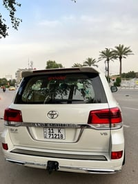 لاند كروز لبيع مديل 18حجم محرك 6 فول مصفات لسفسار رسل رقم واحد 0771321...