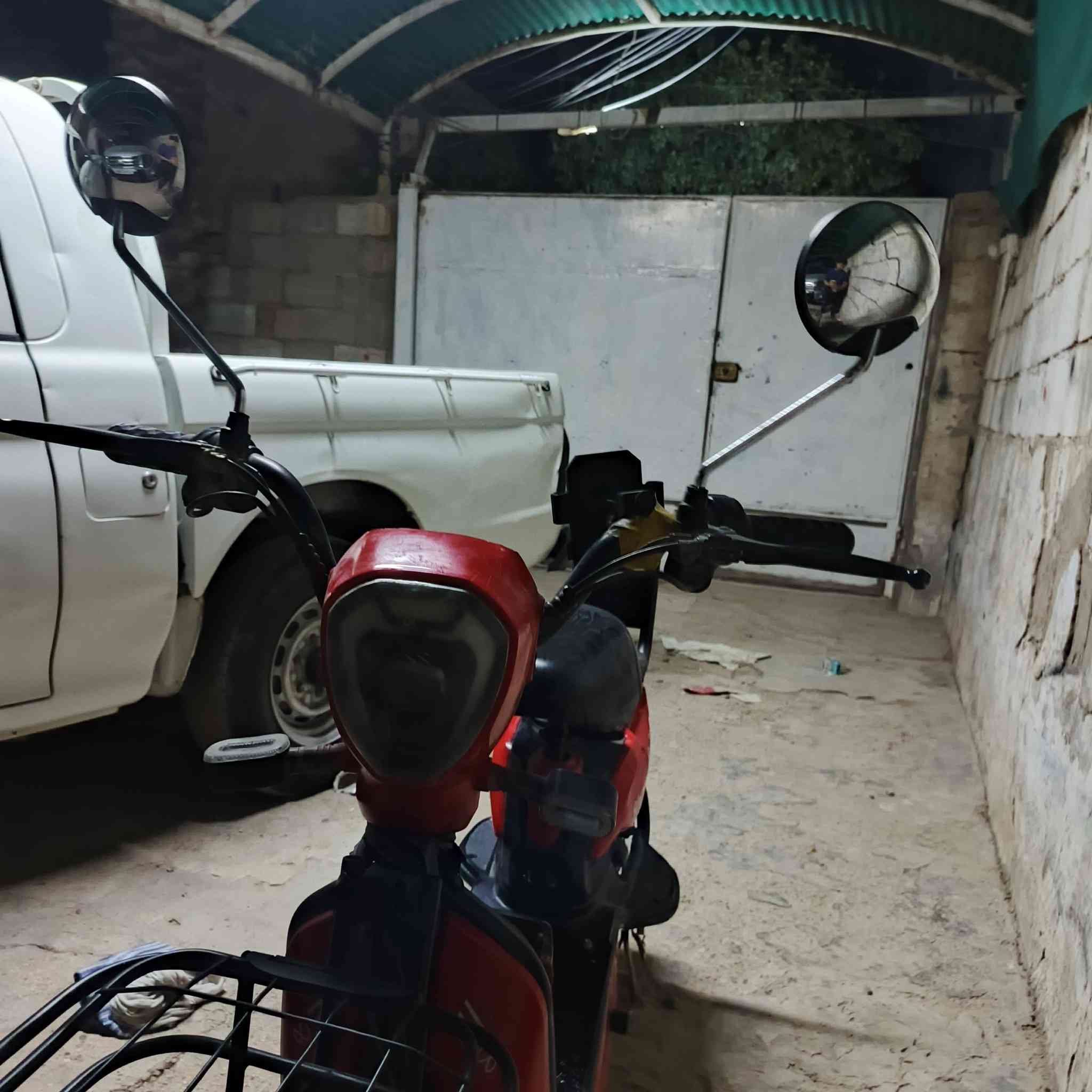 السلام عليكم دراجة شحن حجم 14 للبيع السعر 100 وبيهة مجال بطاريات جدد الرقم***********  ***********
