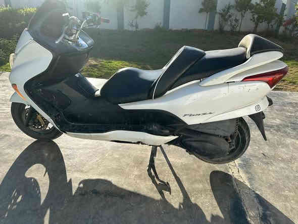 سلام عليكم
فورزه 0.8 لون ابيض صدفي دراجة خير من الله مناقصها كلشي بس ربط فيشت الكير العادي لان موقفينه احنه مكينه ممفتوحه دراجة جاهزه مابيها نقص 
عنوان ديالى شهربان ***********
سعر 850
