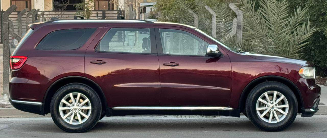 Dodge durango 2020 دوج دورنكو 
ضررها بامريكا حرق بالغرفه و على اثرها انرشت 
صور الضرر مرفوقة بالمنشور
ماشيه 47 الف ميل حقيقي
بجم كبس / محرك و كير غير مفتوح 
السياره بدون اي ضربة. لغود شواصي مكفولة
المواصفات :
- محرك ٦ سلندر / 3600
- بصمة تشغيل + ابواب 
- تشغيل عن بعد
- شاشة كار بلاي CarPlay 
- داخل لون اسود 
- ٧ راكب + كراسي الخلفية كهرباء
- تحكمات ستيرن جهتين
- مري قلاب + هيتر
- حساسات اصطفاف
- نظام Auto Stop/Start Engine
- مود Sport
- نظام AutoBrake
- تبريد ثلاث قطع / تحكم خلفي
تخم تاير جديد و صدرها لوك
ترايها يخبل و بالواقع شكلها احلى من الصور
رقم بغداد الجديد سنويه و هزه جدد بأسمي
السعر 178$  ورقه بيها مجال بسيط للطيبين 
ماكو هيج موديل ونظافة بهالسعر 
عنواني بغداد / حي الجهاد / الاساتذة
*********** بغداد, العراق
