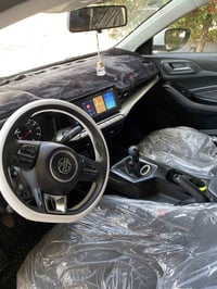 ئێمجی ٢٠٢٥ گێر عادی کلینە بۆیاخی نیە رەنگی سبی  سعرێرکی گونجاو تکایە ن...