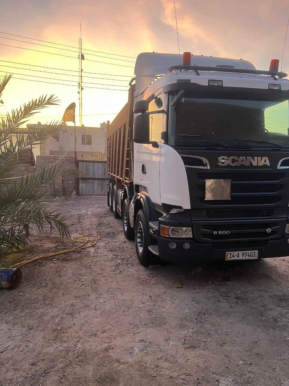 سكانيا موديل 2012 محرك 8 انجكتر حجم 500  كير عادي غليج بلادي مجموعة 26 تخم تاير  السعر 680$ الاتصال ***********
