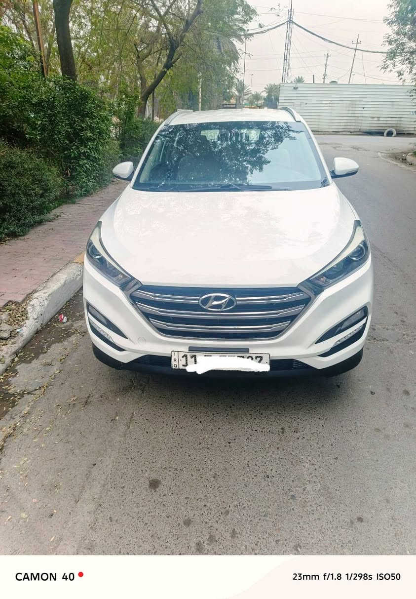 السلام عليكم من رخصت الادمن توكسان خليجي موديل 2018سيارة حلوة وجاهزة مابية اي نقص رقم بغداد دولي. بأسمي تحويل. مباشر مكينة كير كفالة مكفولة من الصبغ والحادث عدا مكانات. بارد فقط. موصفات السيارة. معروفة.
السعر. 177$   وبية مجال للشراي 
مكان السيارة بغداد الأعظمية رقمي للتواصل ***********
