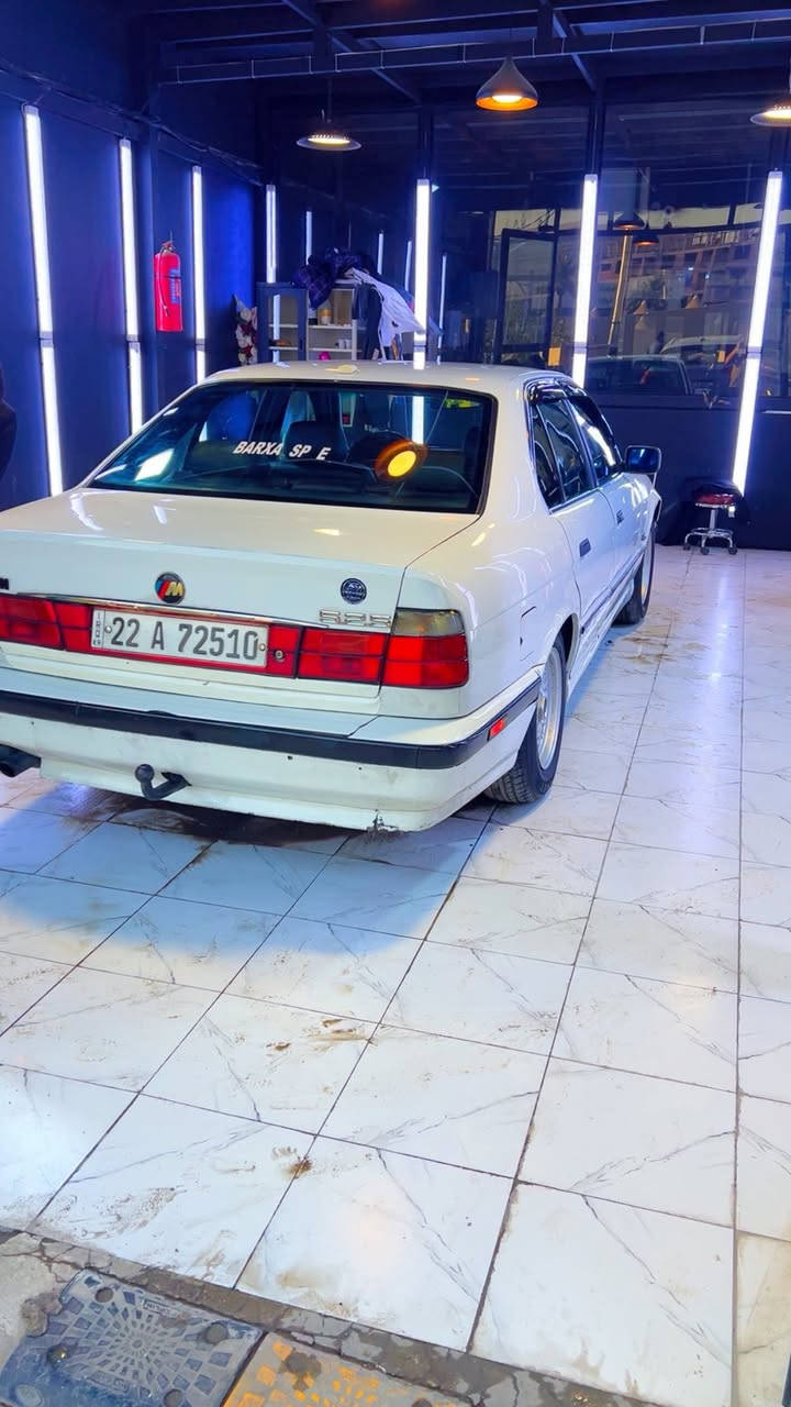 سلام عليكم 525 موديل 90 اصل رقم أربيل تريد وكاله تريد تحويل كير محرك كهربايات كله شغاله مابيه اي جطل عل بلاد محرك تك فانوس مسكر تبريد تدفئه تخم تاير صدر 70/100 محرك لاستيك ولف  حماوه ماكو صيف شته ثابته جوا النص مابيه لاضربه ولا صبغ بس بنيد ام مدل مال بجم عريض اوجاملغ اسلايت طكتين جام الامامي كهرباء الخلفي جوبي  مكان بغداد السعر 65 بيه مجال ***********
