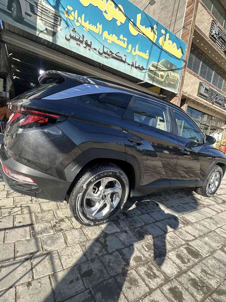 السلام عليكم 
توسان هونداي

2024 ضرر السيارة بل منشور 

السيارة بسمي رقمهة بغداد

لونهة رمادي 

دفع رباعي 

مواصفات السيارة

ابواب بصمة+شتغيل عن بعد 

تحديد مسار 

شاشة كبيرة كار بلي

كشنات حار 

رادار بل مري

تبريد لمس 

كشن كهرباء

جنطة كهرباء 

توقيف ذاتي

مكينة2500 تنفس طبيعي
 

عنوان السيارة بغداد الامين  + شارع الضلال (ما متواجد خاص)

***********
