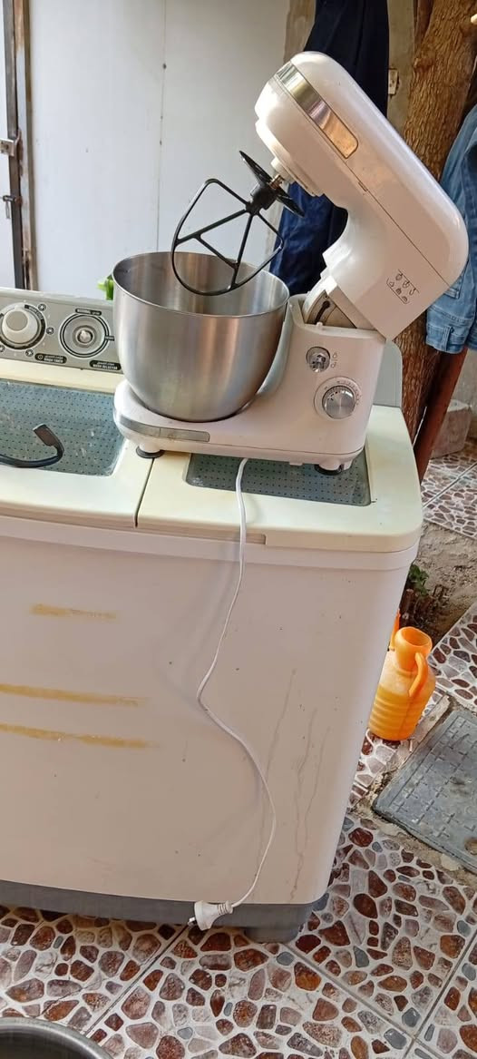 السلام عليكم عجانه للبيع تشيل ٥ كيالو شغاله مابيه شي غساله تشتغل بس النشافه خربانه الدكمه والبطه عطلانه مدري شنو عطله العنوان البصره العاليه غرب حسينيه الحلاف السعر الكل ١٢٥ وبيهن مجال اي استفسار على هذا الرقم *********** يوجد واتساب البصرة, العراق
