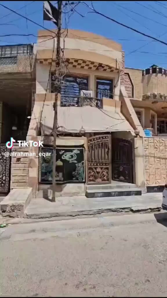 � بيت للبيع – فرصة مميزة قرب شارع الضغط
📍 الرسالة الثالثة
📐 المساحة: 80م

🔹 طابق أرضي: صالة، مطبخ، غرفتان، خدمات
🔹 طابق ثاني: غرفتان، خدمات، بلكونة
🔹 سطح

✨ موقع ممتاز وجاهز للسكن

📞 ***********
📞 ***********
🏢 مكتب الرحمن للعقار – إدارة أبو جود
