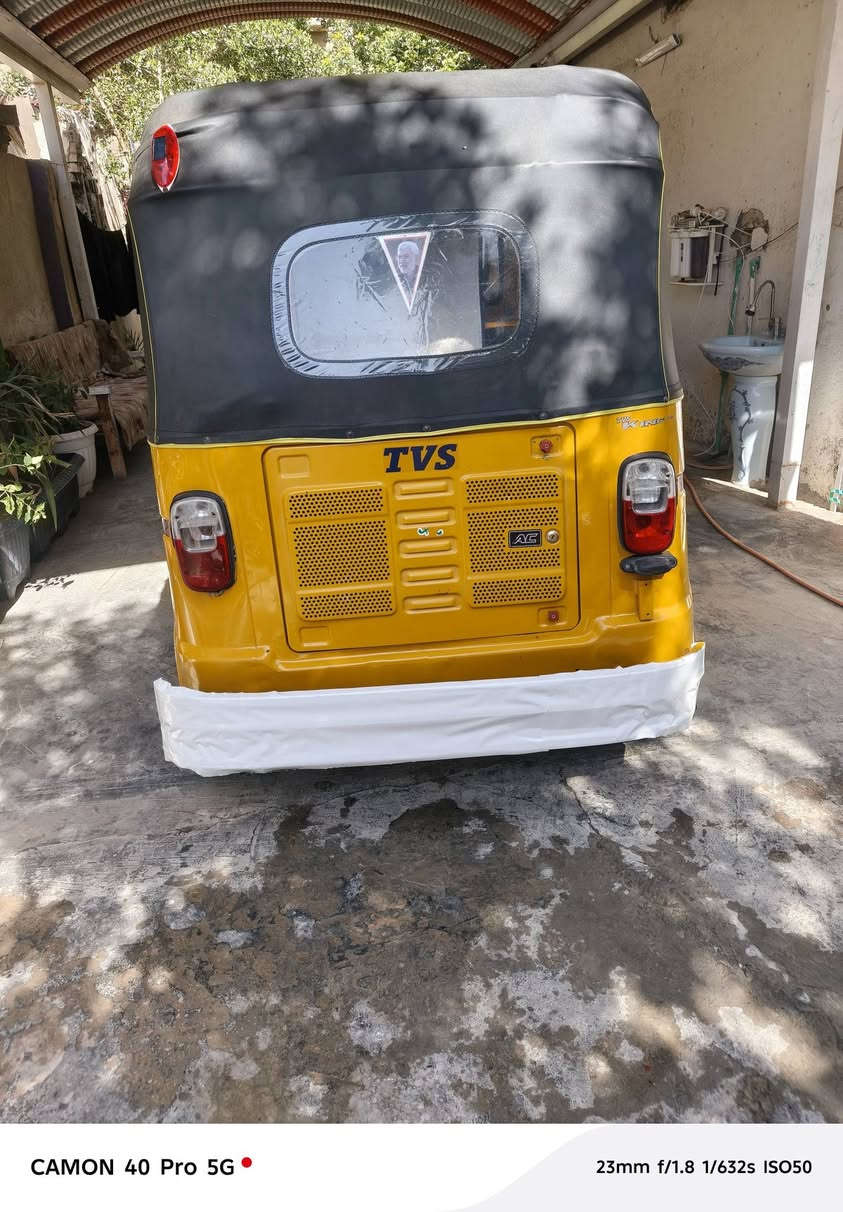 من رخصت المدير المحترم تي في اس شركه بلاديه ٢٠ محدثه ٢١ اوراق من الشركه مباشر تحويل بلاديه مكينه تخبل 
السعر ٤٦٠٠ مكان بابل الحمزه الغربي ***********
