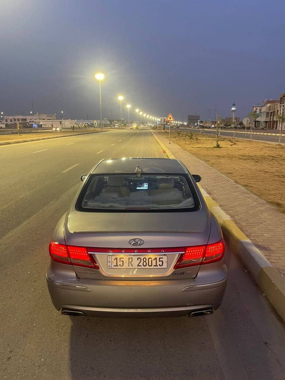 ازيرا 2011 خليجي الشكل الرياضي مكفوله كفاله عامه السونار مرفق بالمنشور
محرك 2700 
فتحه سقف
تبريد قطعتين
مري شفط +اشاره مري 
اشاره ترحيب
شاشه اندرويد الاصليه
كاميرا دواره الاصليه
تحكم ستيرن كامل 
محرك مال كصه قبل كم يوم شديته الها 
السياره بأسمي الرقم الانگليزي الجديد
سنويه لل 2030
تبريد تدفئه كله فول
منضومه زنون كامله الاصليه عالي وناصي والكشافات حتى الاناره الداخليه
معروضه 125وبيها مجال للتواصل (***********)
