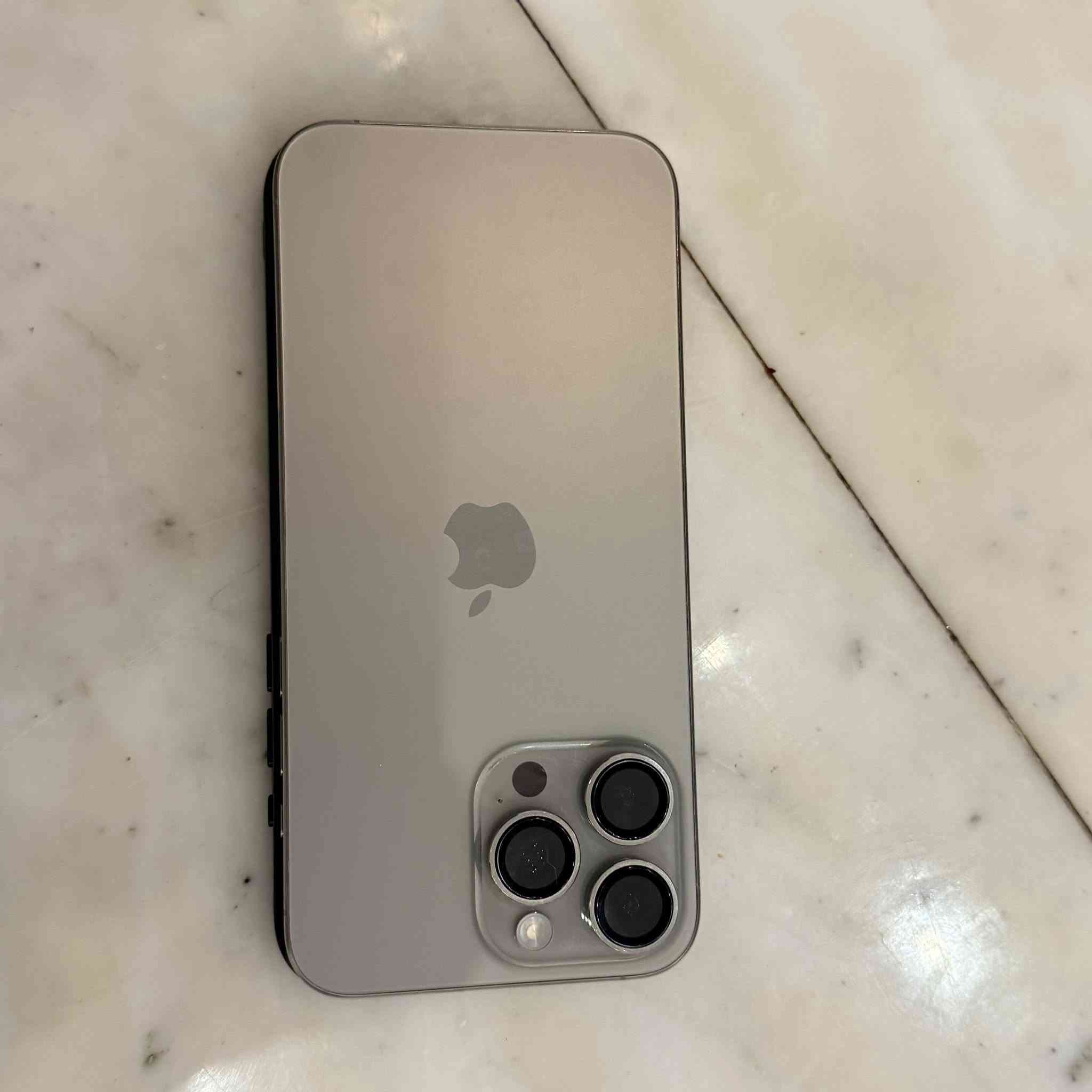 📱 ايفـون 15 pro max
بطارية 88‎%‎ بالحسابة قرة
الذاكرة 256
الجهاز نظيف 95‎%‎ مامبدل بي شيء
للاستفسار خاص 💬


**إذا كنت صاحب هذا الإعلان وتريد حذفه لأي سبب، رجاءا أرسل رسالة إلى الدعم الفني**