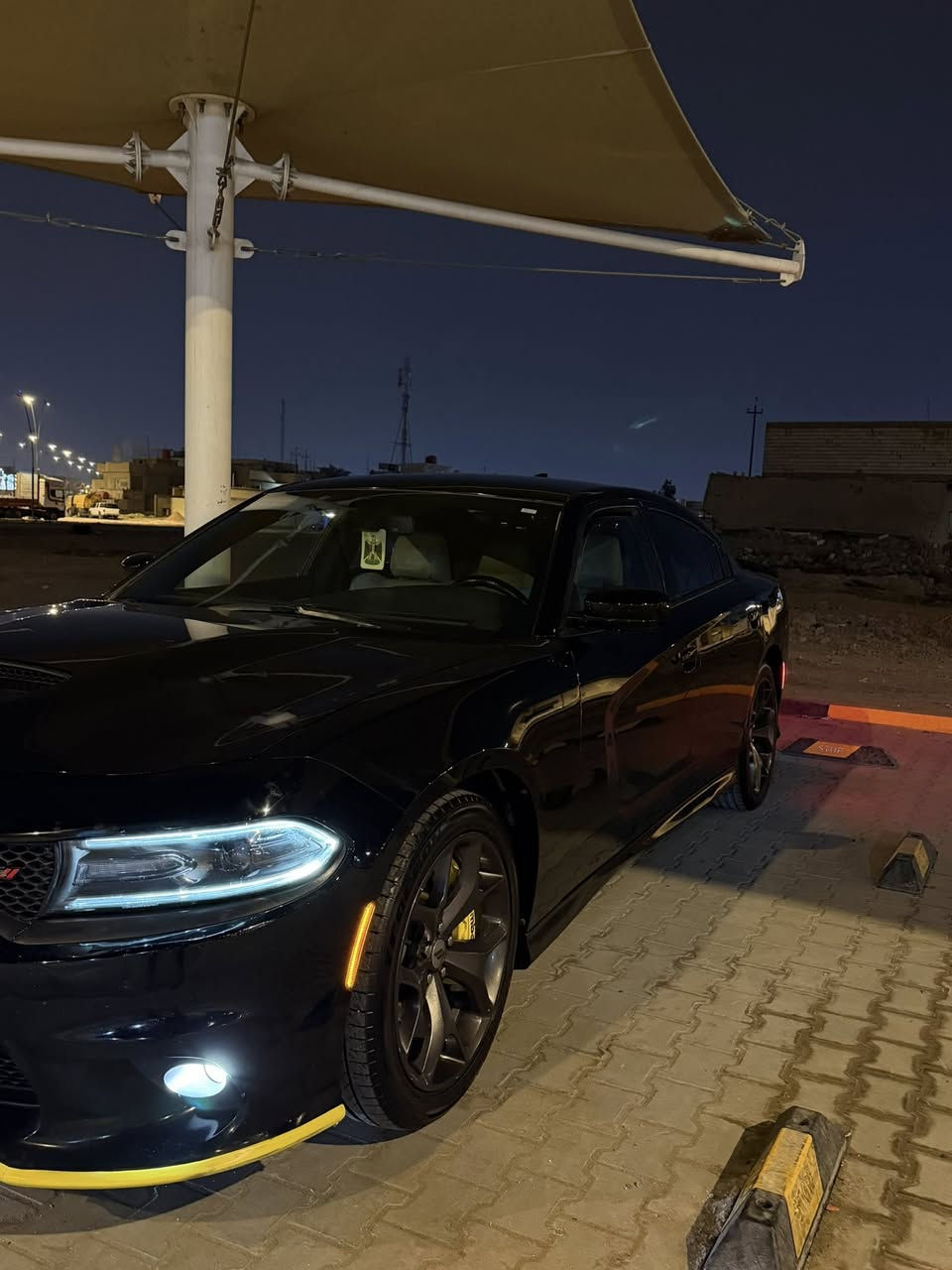 السلام عليكم
دوج جارجر GT 2019 
مواصفات السيارة :•
(1) محرك 6 سلندر  3600 
(2) تو ويل 
(3) شاشة الجبيرة + شفتات ستيرن 
(4) كامرا خلفية + حساسات خلفية +       هيترات بالمري 
(5) كشنات حضن + كشنات جلد بيجي + كشنات امامية كهرباء 
(6) سستم صوت ALBiNE
(7) انظمة قيادة  Sport + super track
(8) ويل كب 20 بلاد 
(9) تشغيل عن بعد 

وبعد بيه مواصفات السيارة وارد امريكي حادثه دعامية الخلفية فقط وبارد بل جاملغ الامامي ضربته بل بصره وبارد فقط على كد شبر  والدعامية نفسه راجعه شغل درجة اولى مكاني البصرة السعر 243 للاستفسار 
***********
