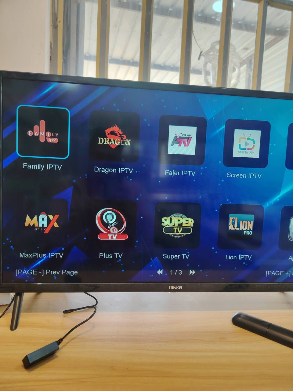 يتوفر ستلايت الغزال 3737 مستخدم
يجي مع كامل ملحقاته
سيرفراته شغاله كما موضح بالصور
سعره 25,000 والتوصيل مجاني لكافة محافظات العراق
للتواصل واتس ***********
