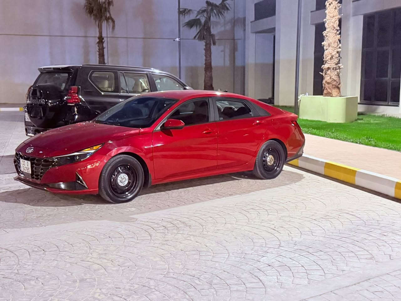 سلام عليكم الانتره 23وارد امريكي  ماشيه 61 حادث امريكا. موجود بصور وبل عراق بيه فقط. خشم البنيد والجاملغ الايسر   وبيه كم رصعه بل قماره. ما بينات ابد   رقم بغداد  مكاني بغداد بلديات ***********
