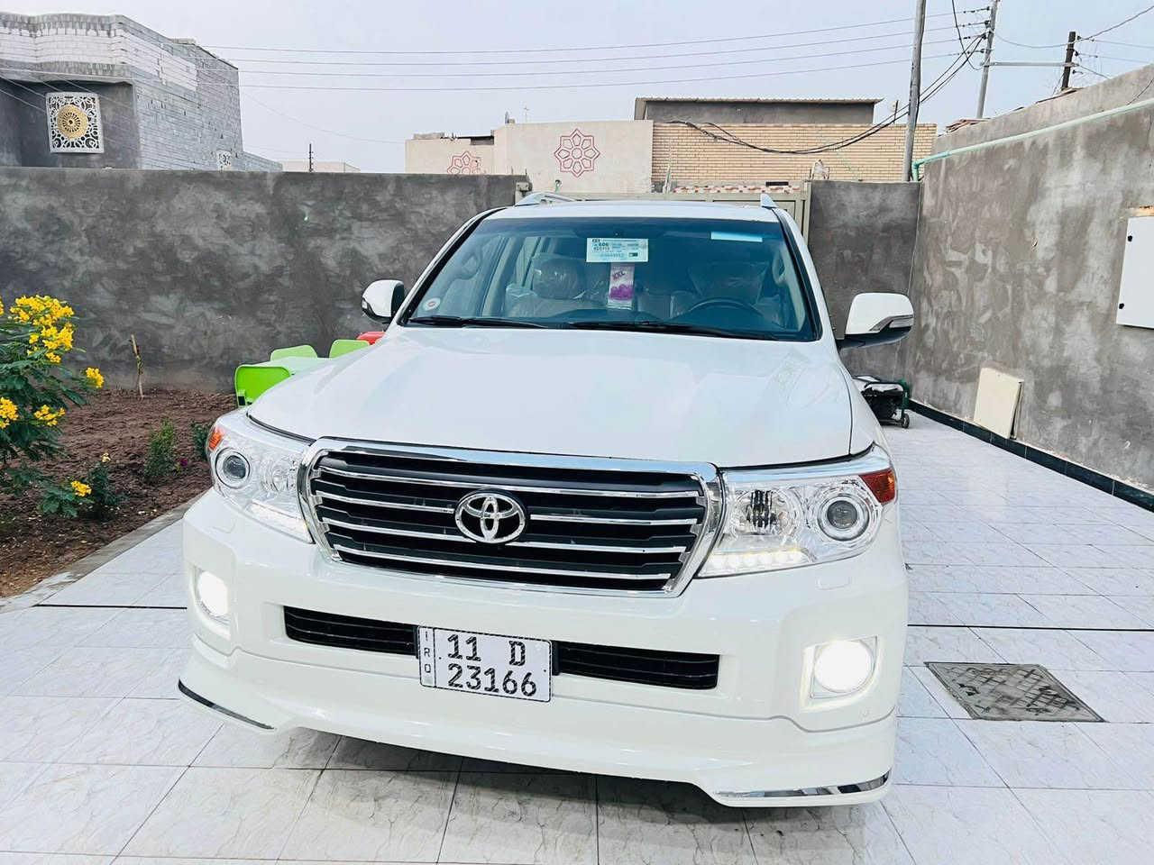 السلام عليكم للبيع سيارة لاندكروز جكسار  موديل 2010 أصل جديده 
رقم بغداد دولي جديد مشروع وطني تحويل مباشر و مكينة 6 سلندر وكير بلاد كفالة حدادة تخم تاير ويل كب جديد كهـربائيات شغالة كفالة سيارة جاهزة العنوان البصرة السعر 248 قفل 
*********** الزبير, البصرة
