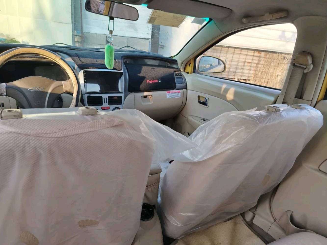 شيري افلو. مديل 2013 لبيع سعر 35قفل بدون احراج مكفول من كلشي سياره تحويل ثاني يوم بيه ضربات خفيفه مال طخطخ ***********