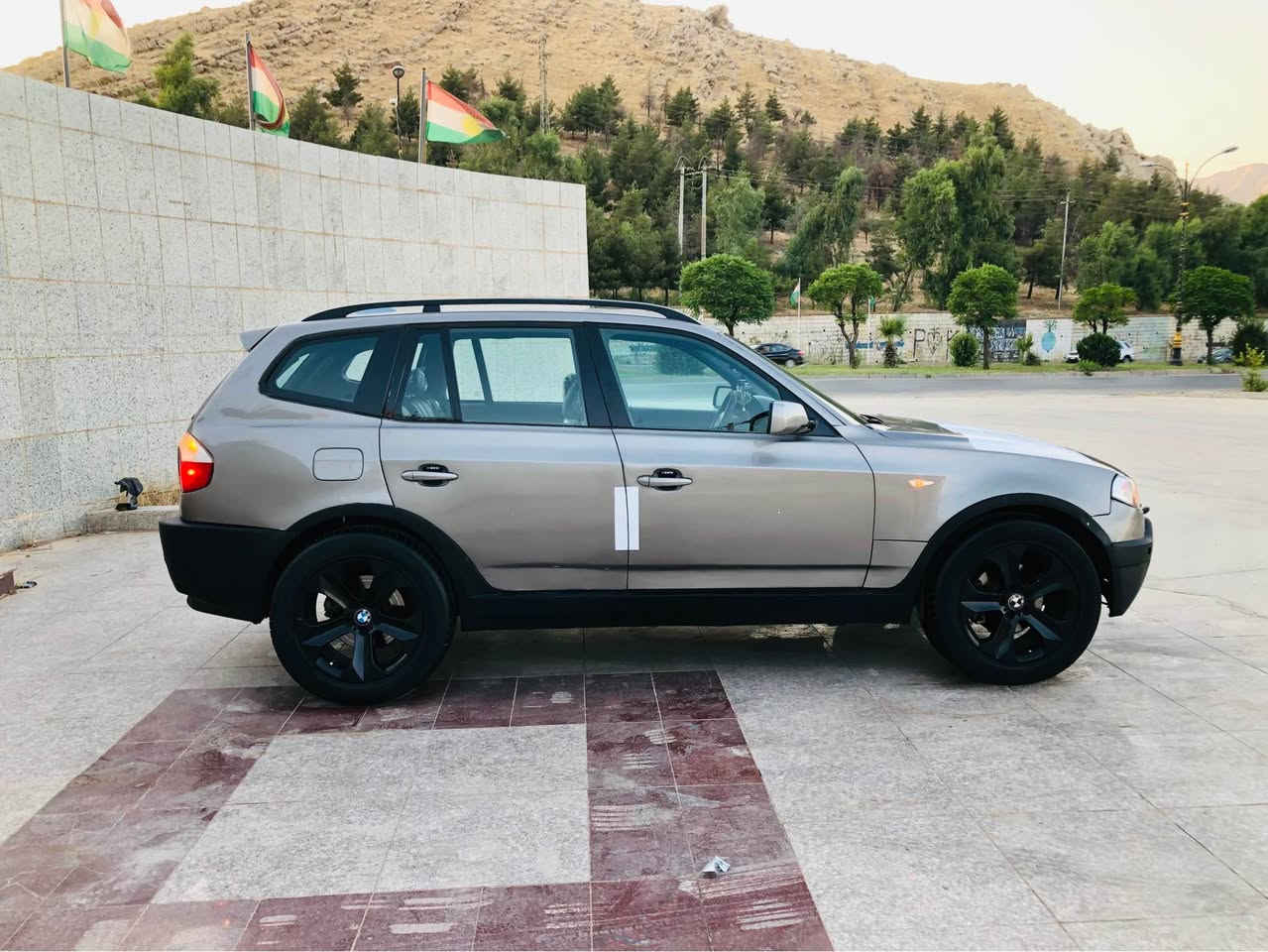 هەرزانترین نرخ 
$31 کۆتایی     رانیە         *********** ڤایبەر و واتس ئاپی لەسەرە
اBMW مۆدێل 2003 دەبڵ گێر تۆماتیک و تەرحیشە فول ماسەفاتە تەنها سڵایت نیە
ئاڕم پلاستیک هەولێر هەمو کوردووستانی پێبگەڕێ بێکێشەیە
سەیارەکا حیزام بۆیاغە لەسەر ساغی
چوار تایەو ویلی لۆکە
گێر مەکینە ئەکسل بەشەتی تەرایی بەدڵیخۆت لێخوڕە 
سەیارەکە زۆر تۆندە چرکەی تیانیە 
جام کارەبایە کوشن کارەبایە کوشن جڵدە کوشن هیتەرە ویلکەپە چوار تایەی دوو سایزە رانية, السليمانية
