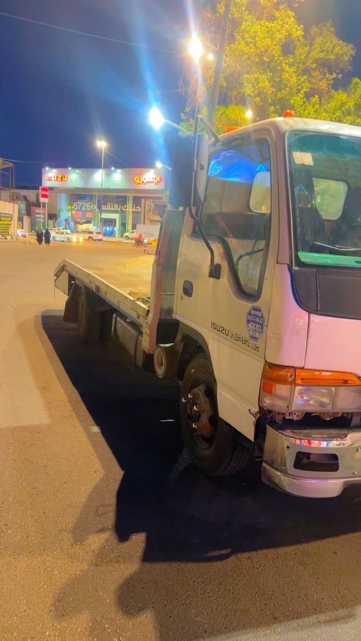 السلام عليكم يوجد سيارة للبيع ازوزة موديل 2005 رقم انكليزي مكتوبة بلسنوية حمل 6برغي طول البدي 6وربع محرك كير اكسل شرط الشروط رقم مميز (القادسية)للاستفسار الاتصال على الرقم ***********
