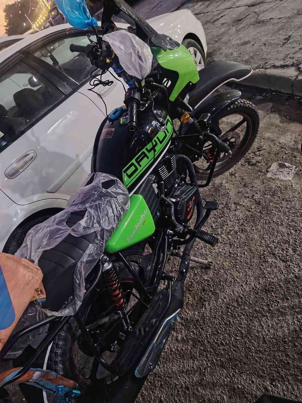 للبيع الدراجه رقم أربيل بعدها زيرو يعني ماشيه ٦٠٠ مترا بس بيها مازرده مل سيزر السعر 2550اوبيها مجال رقمي *********** عنوان الشعب او الطالبيه
