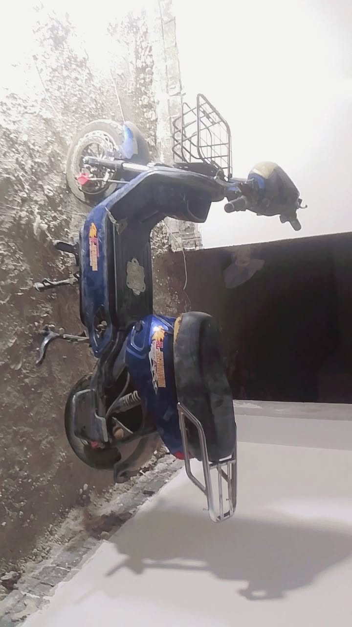 سلام عليكم اخواني ماطور شحن للبيع مابيشي بس بطاريات شويه تعبانه السعر250وبي مجال ***********متواجد فيس او واتساب كوم حديد المو شراي ليكربلي
