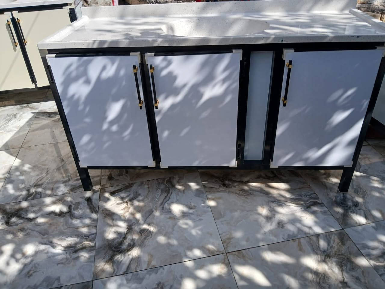 سنك المنيوم مرمر جديد متر ونص 
***********
