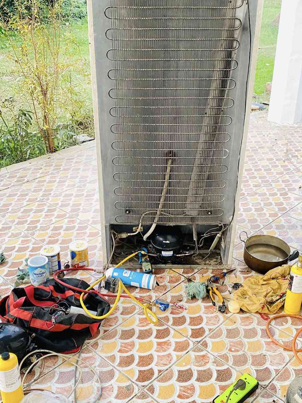 سلام عليكم اخوان العنده مجمده او ثلاجه حاير اشلون يصلحه ايصلحه يراسلني اني اجي اصلحه اله البيت وسعر مناسب وضمان عنوان قضاء المحاويل هذا رقمي ***********
