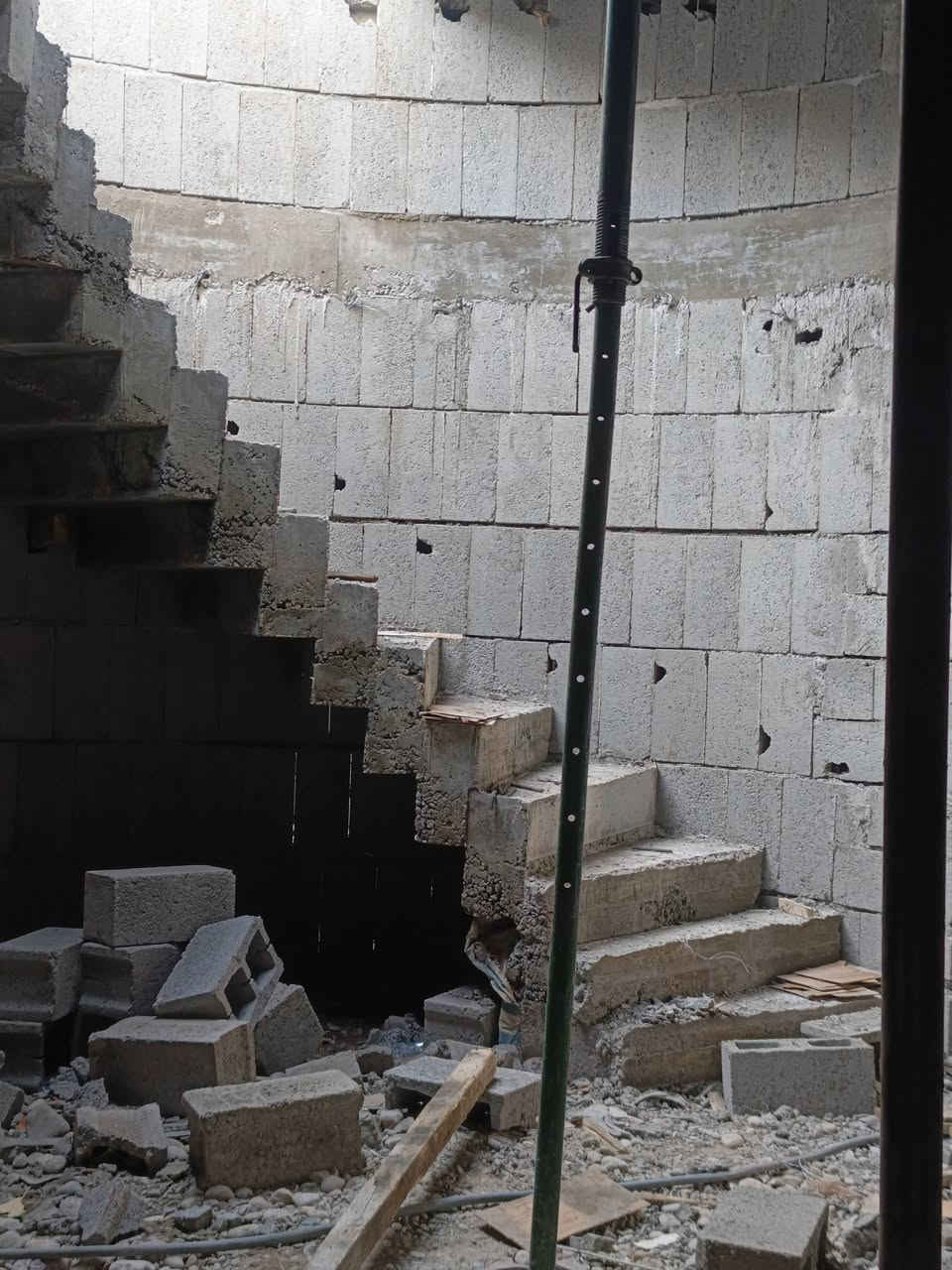 النجار. سيف المصلاوي
شغلنا. هندسي شرط
***********
