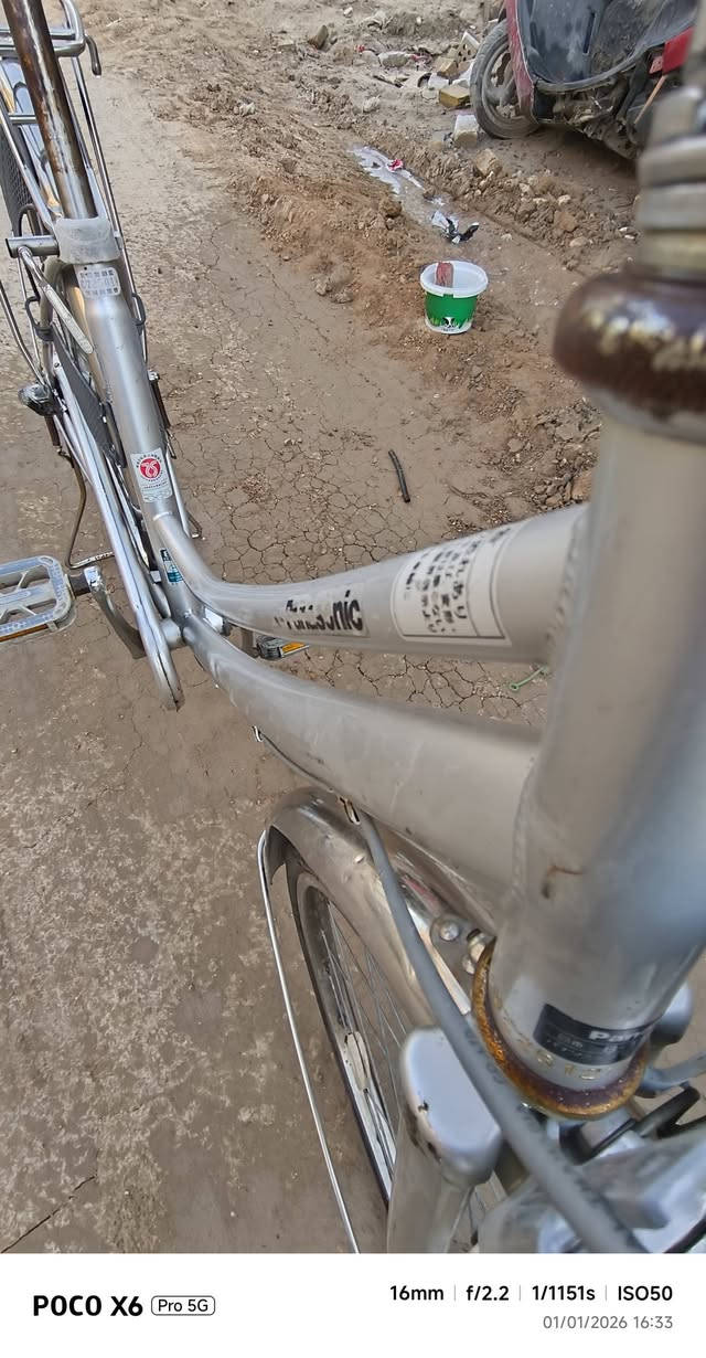 ًسًــــــــلَآمِــــــــ عــــــــلَيـــــــّكَمِــــــــ👋
بايسكل بطه نوع PANOSONIC ياباني🚲
مكينه 3 سرعات
بايسكل لون رصاصي نظيف💦
صارله شهر من نازل من الحاويه💯
سعر 90 وبس مجال 👈👈[للشراي] 
عنوان📍حله حي الصحه شارع الكورنيش
اتصال📞***********
