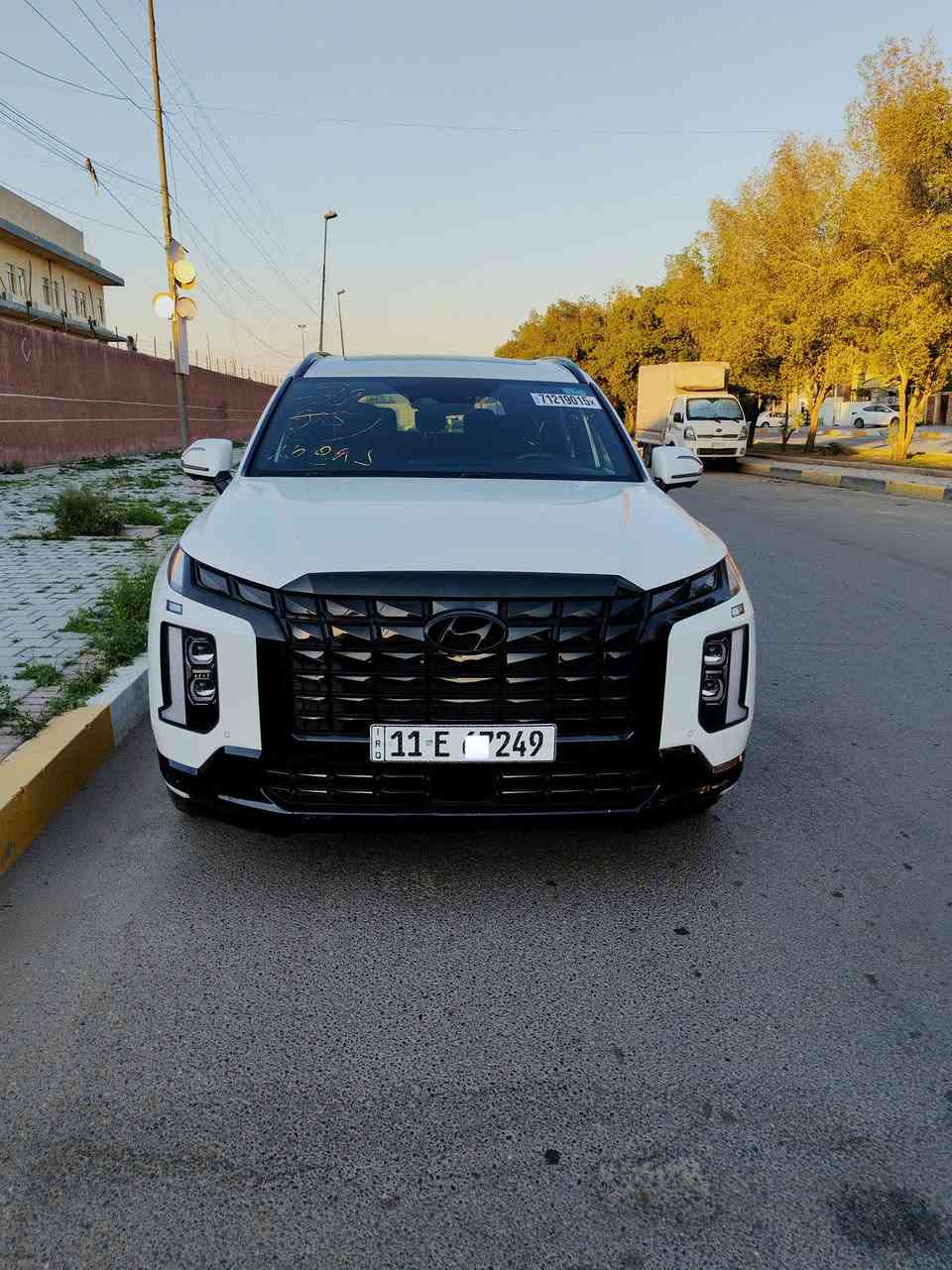 بلسايد گلگرافي 2024 فول اعلى مواصفات وارد امريكي قبل 10 ايام وصلت مرقم بغداد كامل ع وضع امريكا
ضربتها دعامية خلفية ومثل مموضح ب صوره
 لا تبديل ولا صبغ ولا بارد مملعوب بيها
السيارة جديدة بكل معنى الكلمة مكان السيارة بغداد
هاتف : *********** 

 ××× مواصفات السيارة  ×××
حجم المحرك : 3800 / 6 سلندر
عدد المقاعد 7 راكب 
فتحة سقف عدد (2) (بانورما)
سقف كنــــتارا
تتقدم وترجع بريمونت
شاشة عرض داتــــاشــــو
كيج الكــــتروني 
انــــارة دشبول وأبواب محيطيه متعددة الألوان 
بصمة ابواب
بصمة تشغيل 
تشغيل عن بعد (𝐑𝐄𝐌𝐎𝐓𝐄 𝐒𝐓𝐀𝐑𝐓)
قيادة ذاتية
شاحن هاتف لاسلكي
شاشة دشبول ديجيتال
سماعات هارمان كاردن عدد 16
عدد كاميرات 5 
كاميرا 360
كاميرا امامي
كاميرا جانبي
كامرة دشبول عند تشغيل الاشارة
كاميرا خلفي
شفتات استيرن
هاند بريك بصمة
اوتو بارك (𝐀𝐔𝐓𝐎 𝐏𝐀𝐑𝐊)
اوتو هولد (𝐀𝐔𝐓𝐎 𝐇𝐎𝐋𝐃)
اوتو ستارت (𝐀𝐔𝐓𝐎 𝐒𝐓𝐀𝐑𝐓)
اوتو ستوب (𝐀𝐔𝐓𝐎 𝐒𝐓𝐎𝐏)
رادار 360
رادار امامي (تحديد مسار)
رادار جانبي  (نقاط عمياء)
رادار خلفي (التحذير من الاصطدام)
حساسات 360
حساسات امامي
حساسات جانبي 
حساسات خلفي
نظام (𝐒𝐌𝐀𝐑𝐓)
نظام (𝐒𝐏𝐎𝐑𝐓)
نظام (𝐂𝐎𝐌𝐅𝐎𝐑)
نطام (𝐄𝐂𝐎)
كشنات (𝐕𝐢𝐩)
كشنات مساج
كشـنات جـلـد 
جميع كشنات كهربائي
كشنات خزن+ميموري 
كشنات تبريد امامي وخلفي
كشنات هيتر  امامي وخلفي
تحكمات استيرن
استيرن هيتر
تبريد لمس
تبريد مركزي 
صندوق شفط كهربائي 
لايتات (𝐋𝐄𝐃) لید عدسة زينون 
بكلايتات (𝐋𝐄𝐃) لید
ويــل كــروم اسود
وبعد بيها هواي مواصفات السياره فول للأخير
