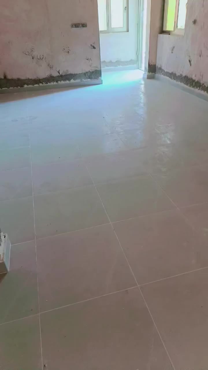 حياكم الله شغل سيراميك جدران مع الأرضي شغل امفووول اتحمل كل المسؤولية اي خطأ خساير  عليه ***********
