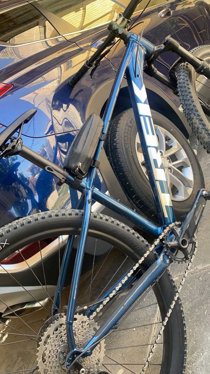 سلام عليكم
سلام عليكم 
بايسكل تريك امريكي  بايسكل ضخم 
بريكات دهن هدروليك   
تيرات كتان 
كامل مكمل 

*********** بي واتساب
