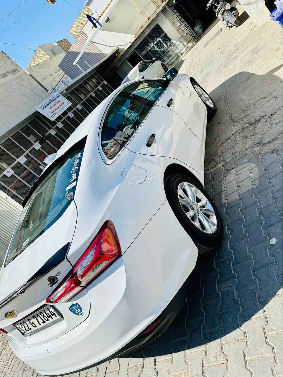 السلام عليكم ورمضان كريم السونار موجود بالمنشوور ماليبو 2021 سيارة جديدة جدا وعلى ايدي صارله سنتين ونص جاهزة للاخير السيارة حادثه جانبي راديتر محرك كير كله وضع شركة مواصفات lt المعروفة بأسمي تحويل مباشر ادامه كامله مسوي اله تخم تاير صدر دهن كير وفلاتر ومنظومة البانزين كله جديد 
السعر المطلوب 12.000$ وبيه مجال للجاد بلشراء مكاني بغداد الاعظمية السونار موجود بالمنشور 
*********** بغداد, العراق
