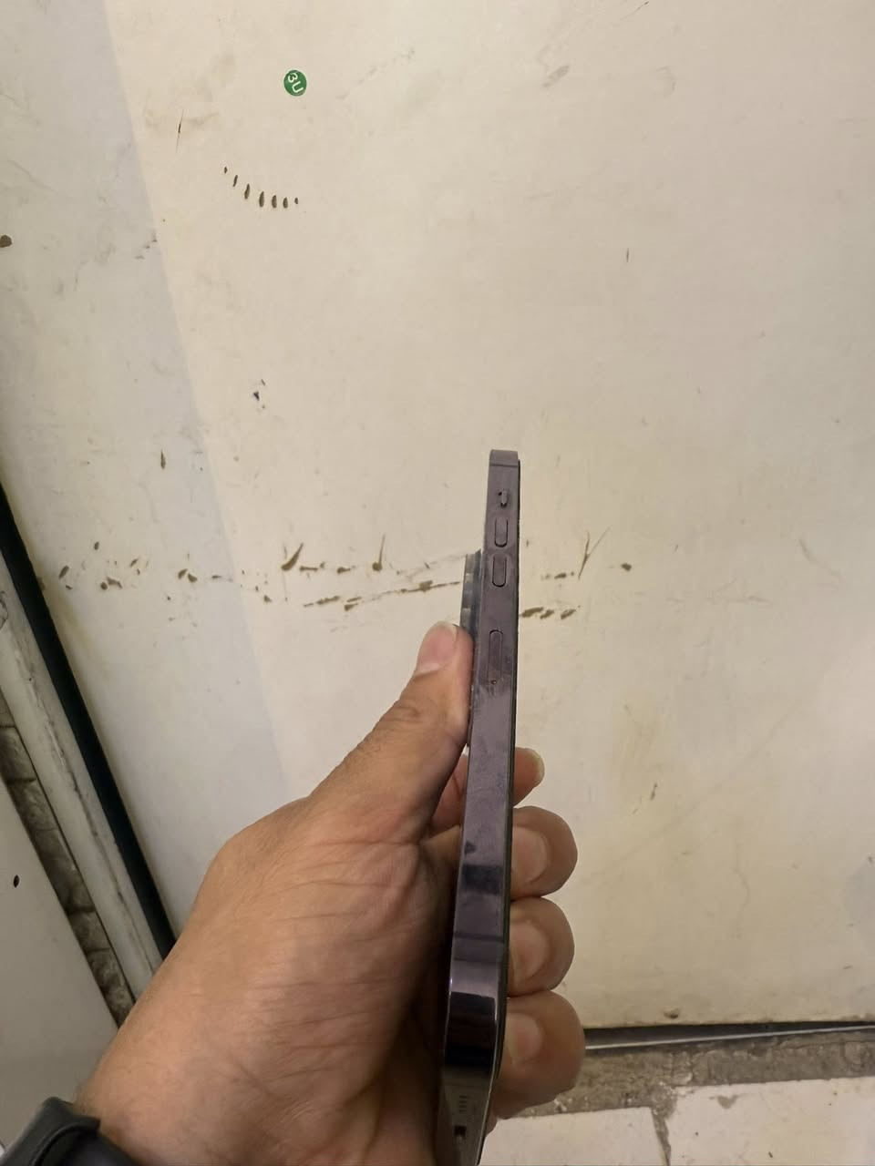 14 برو ماكس ذاكره 256 جهاز كلش نضيف ممفتوح ابد. دبل سمكارت بطاريته 93 فقط مكسور الضهر  لون بنفسجي سعره 750 قفله 
*********** مكاني اابنوك
