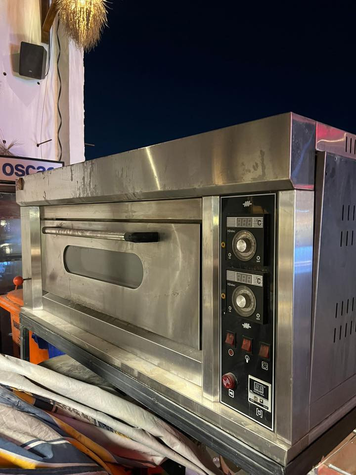 فرن للبيع 
***********
