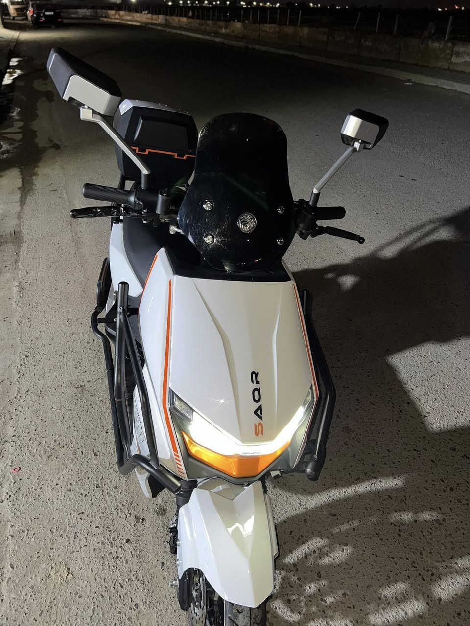 السلام عليكم..دراجه _صقر _ F15_بطاريه _ليثيوم _
...السرعه الفعليه _ 80_..ملف 2000...بصمتين وسويجين تشغيل...عدد التحويلات..1..2..3..R..البك...تقطع مسافه اكثر من _60_ كيلو حسب الوزن والسرعه...شاحنه ذكيه تدعم الشحن السريع والأيقاف الذاتي...الدراجه وضع وكاله كما في الصوره ...السعر (مليون و200) وبيه مجال بسيط ...مكاني بغداد ...الشراي يتصل..موجود واتساب ***********
