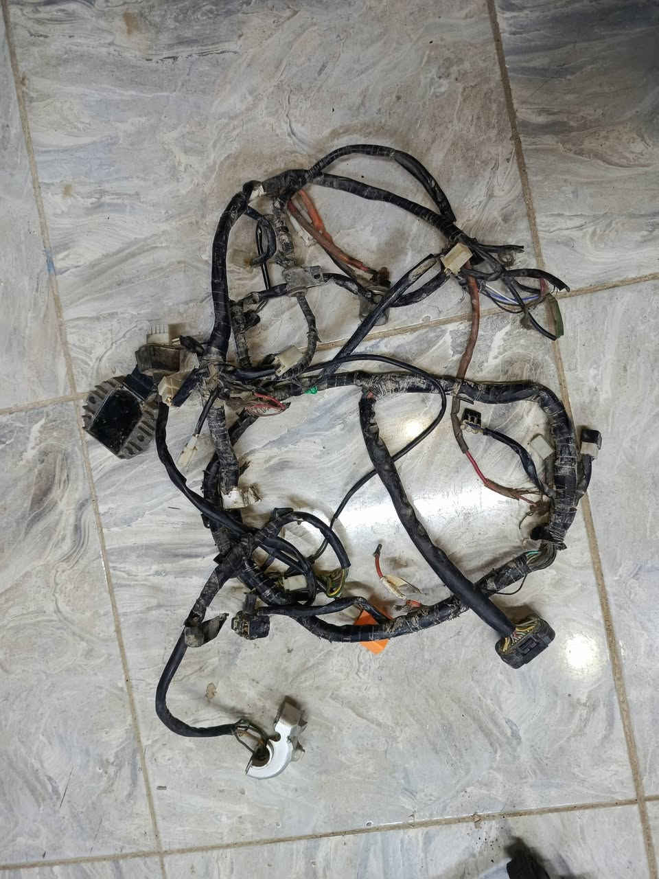 عقل بوليس نوزل 
قبق بانزين بوليس كامل 
جويتر نوزل 
ضفيره بوليس نوزل
مجاميع كهرباء خطين هوه وسيم
جوين + نوزل + قاعه مال نوزل. 
عنوان كربلاء متوفر توصيل*********** وتساب
