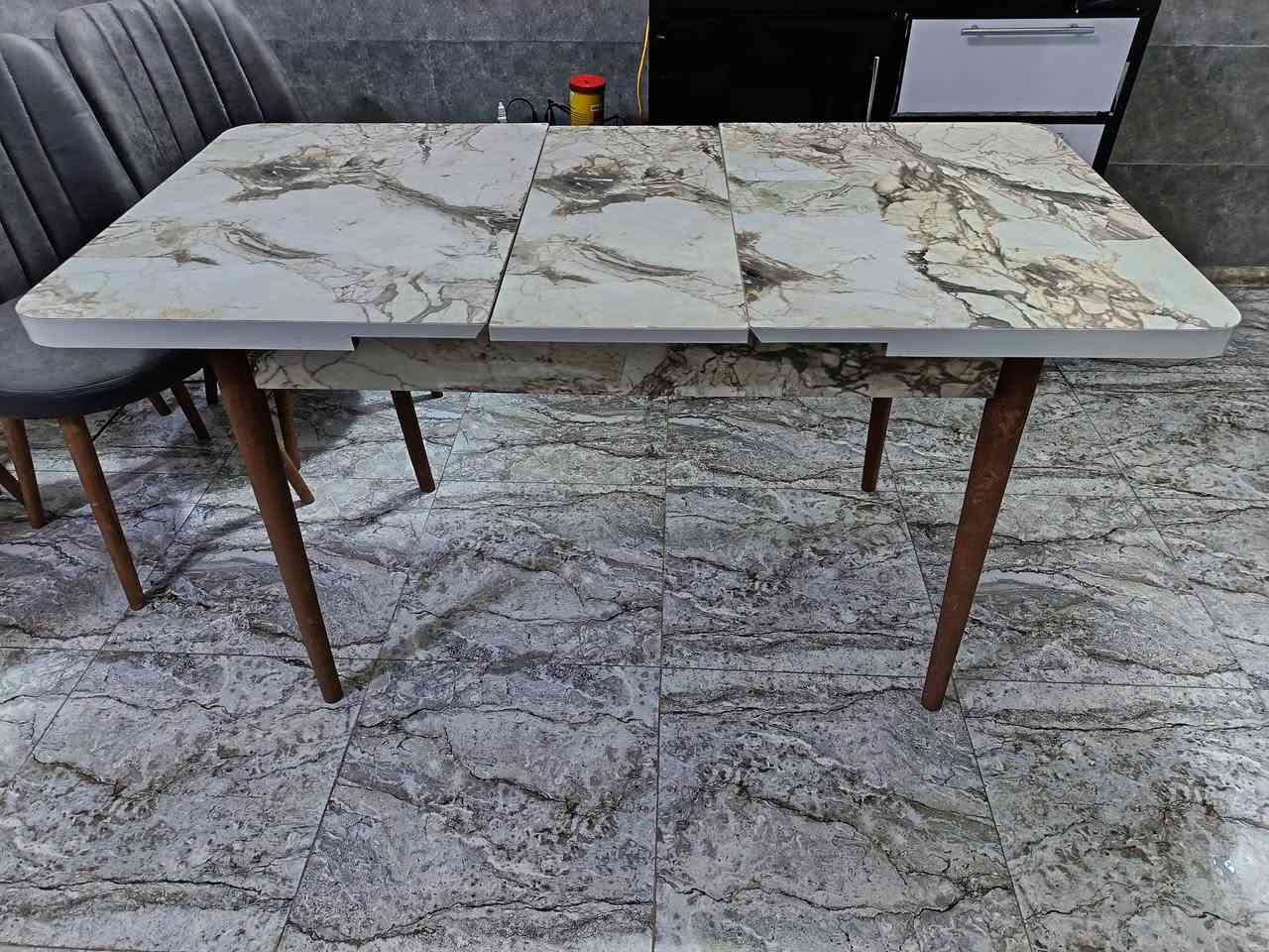 ميز يتكبر ويتصغر وياه ٤ كراسي للبيع
نظافة الكراسي ١٠٠٪
الميز بي ضربة بسيطة
السعر 130 وبي مجال
للتفاهم تفضلوا خاص 

اذا تردون الميز وحده او الكراسي وحدهن ايضاََ تفضلوا خاص نتفاهم عالسعر

مكاني بغداد الشعب، لا يوجد توصيل


**إذا كنت صاحب هذا الإعلان وتريد حذفه لأي سبب، رجاءا أرسل رسالة إلى الدعم الفني**