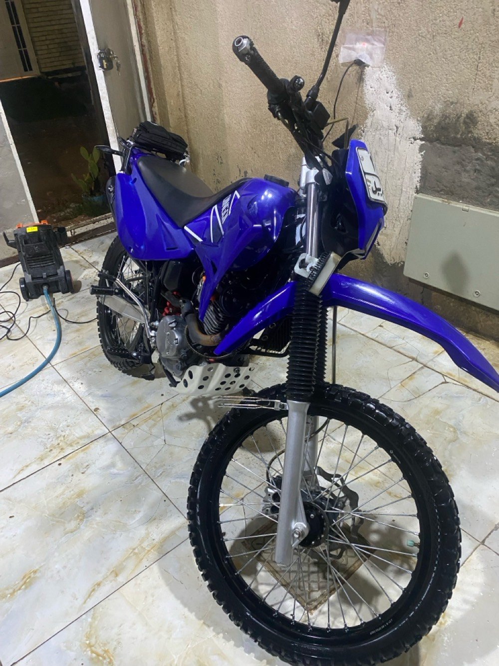 دراجه كنكن للبيع نضيفه كلش ادامه كامله مبينه بل صور عنوان بغداد الشعله نقصها بس سلف فحمات تحويل شوكت متريد 