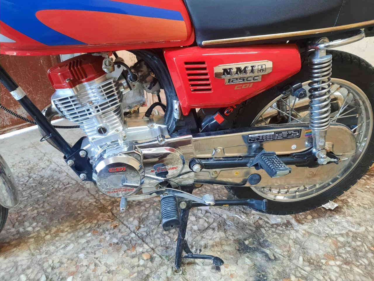 دراجه محرك تيربو الغني عن التعريف.  دراجه اوراق مديل 23 
اوراق اصولي كامله الون بلورقه ازرق بس مخلين احمر ع تناسق 
دراجه شوفه عينك طك جيس سعر 1300 مكاني مدينة هوير ***********
