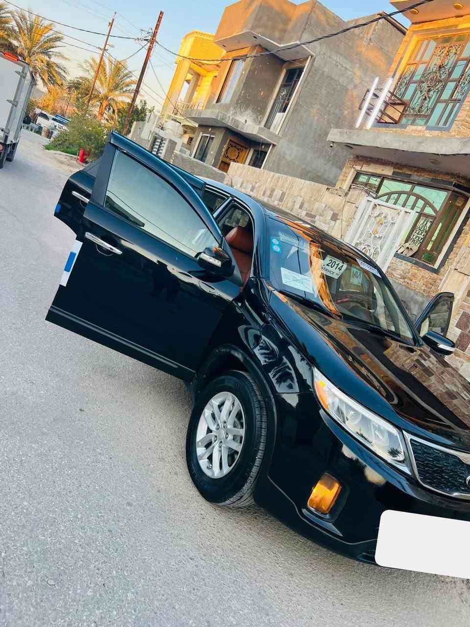 مرحبا اخوان بيع سريع 
للبيع كيا سورنتو موديل 2014
وارد امريكي حادث قطعتين فقط باقي كفاله بدون صبغ رقم مثنئ دولي شرط تحويل ثاني يوم سنويه لل(2030) 
محرك (4سلندر ) 2400 السياره جديده جاهزه مال جناي 
السعر رايدها (122$)ورقه بيها مجال للشراي 
العنوان بابل للاستفسار اكثر الاتصال على الرقم (***********)
