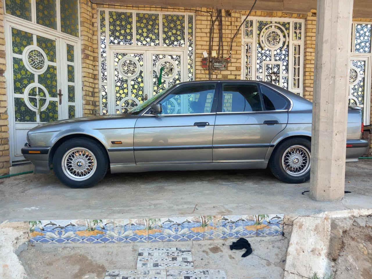 بيئم 525 موديل 95 سياره بلاديه بدون خياس نضيفه رقم اربيل تلفون *********** سعر 65 عنوان نعمانيه
