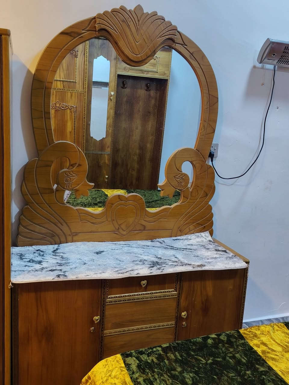 سلام عليكم غرفه اخشاب اخت الجديده ماصارله شهرين عدي مكاني نجف كوفه حي ميسان تجي وشوفه بعينك لسعر ٦٥٠ وبيه مجال حك لجيه هاذا رقمي واتساب بس ***********
