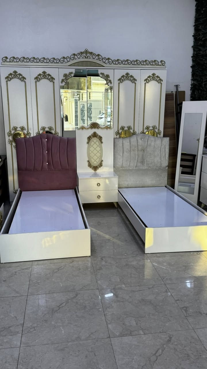 غرفه نوم شبابي بناتي 6قطع نضافه اخو الجديد السعر مع الشد والنقل 575 الف  قفل
***********. / ***********
