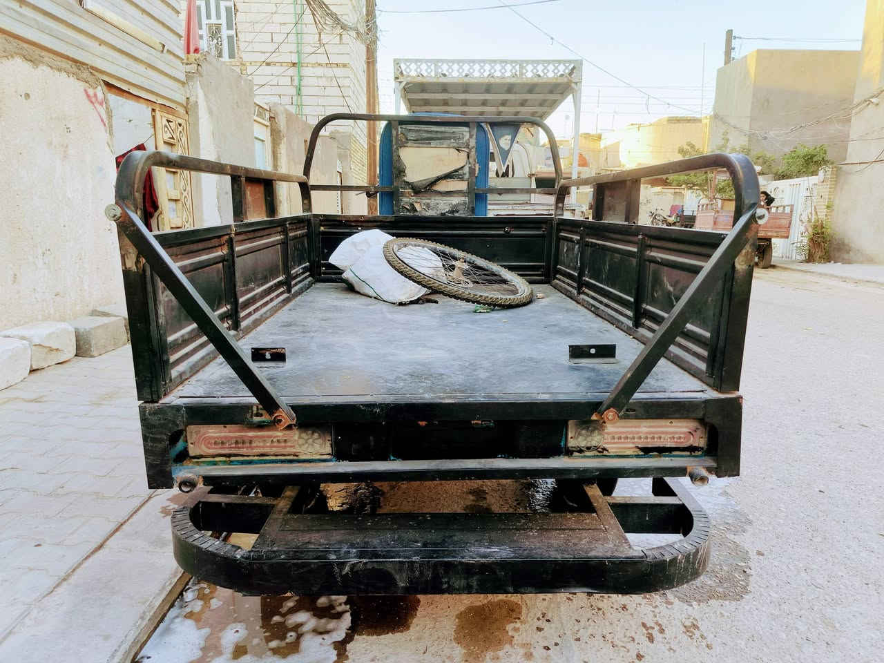 السلام عليكم ستوته جمره للبيع كلك كفاله عامه محرك 26 جديد بعد على دهن الشركه شاصي مقفول نقره سلف العنوان نجف حي الميلاد السعر 900 وبيها مجال للشراي ***********
