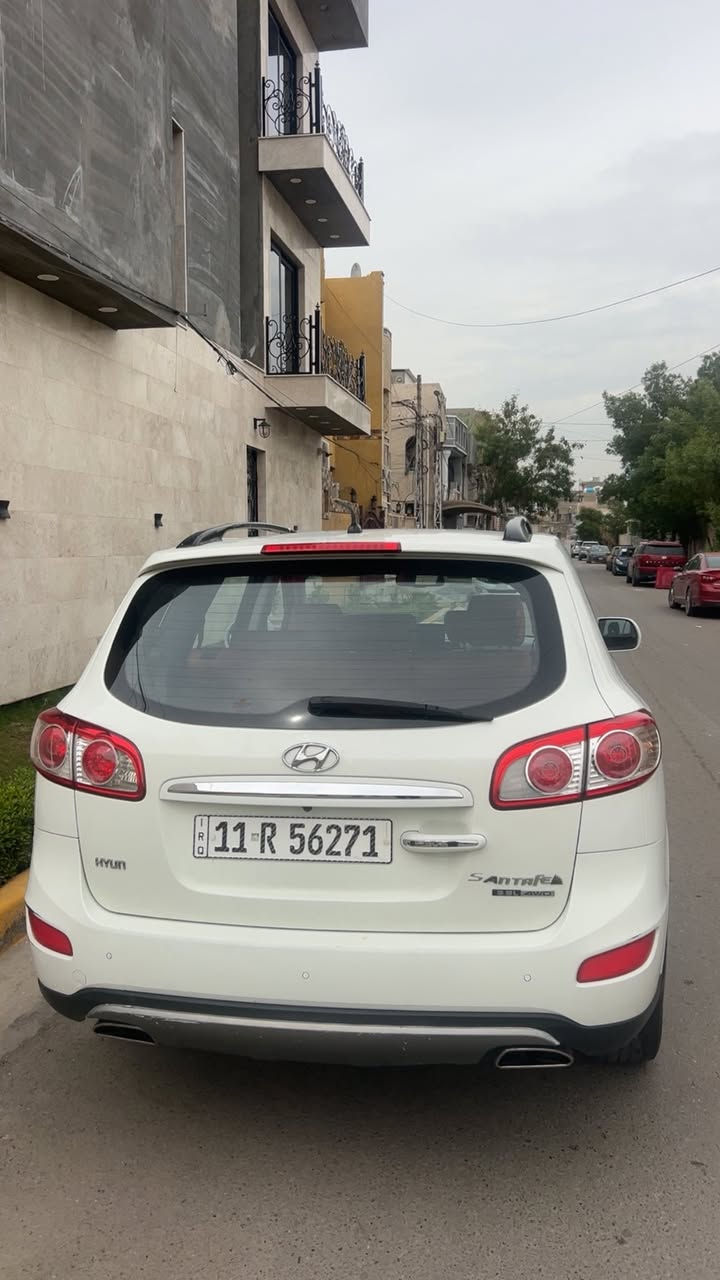 السلام عليكم
سنتافيا 2012 كويتي 
فول بصمة تشغيل 
بصمة ابواب
فتحه
محرك 6 مكفول بدون رواجز
7 راكب
تبريد 3 قطع
ستيرن صاج بلادي
 كشنات جلد قرميدي
ومغلف جلد  للحماية
ماشية 146
سيارة مكفوله عده صبغ بسيط بالجنطه يم الرقم
السعر 174
مكاني بغداد
***********
