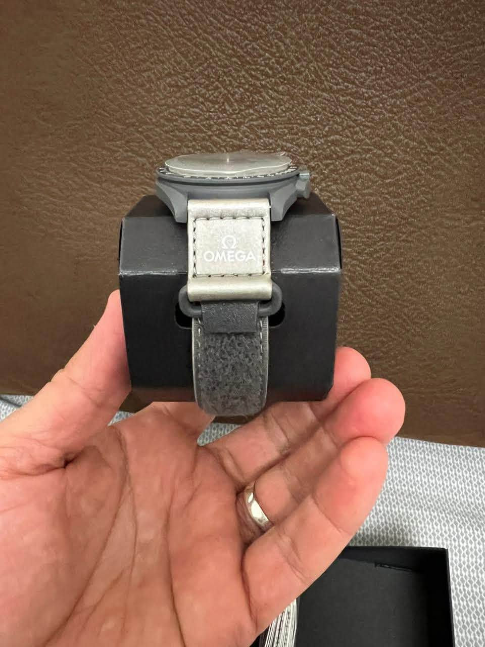 ⌚️ للبيع | Omega x Swatch

* ✅ مستعملة استعمال خفيف جدًا.
* 📦 كاملة مع العلبة الأصلية وكارت الضمان.
* 🛍️ مشتراة من وكالة عُمان بتاريخ 11 / 2025.
* ✨ حالتها ممتازة وجاهزة للمستخدم أو لهواة الاقتناء.

💰 السعر: خاص

📞 للاستفسار والتواصل:
***********
