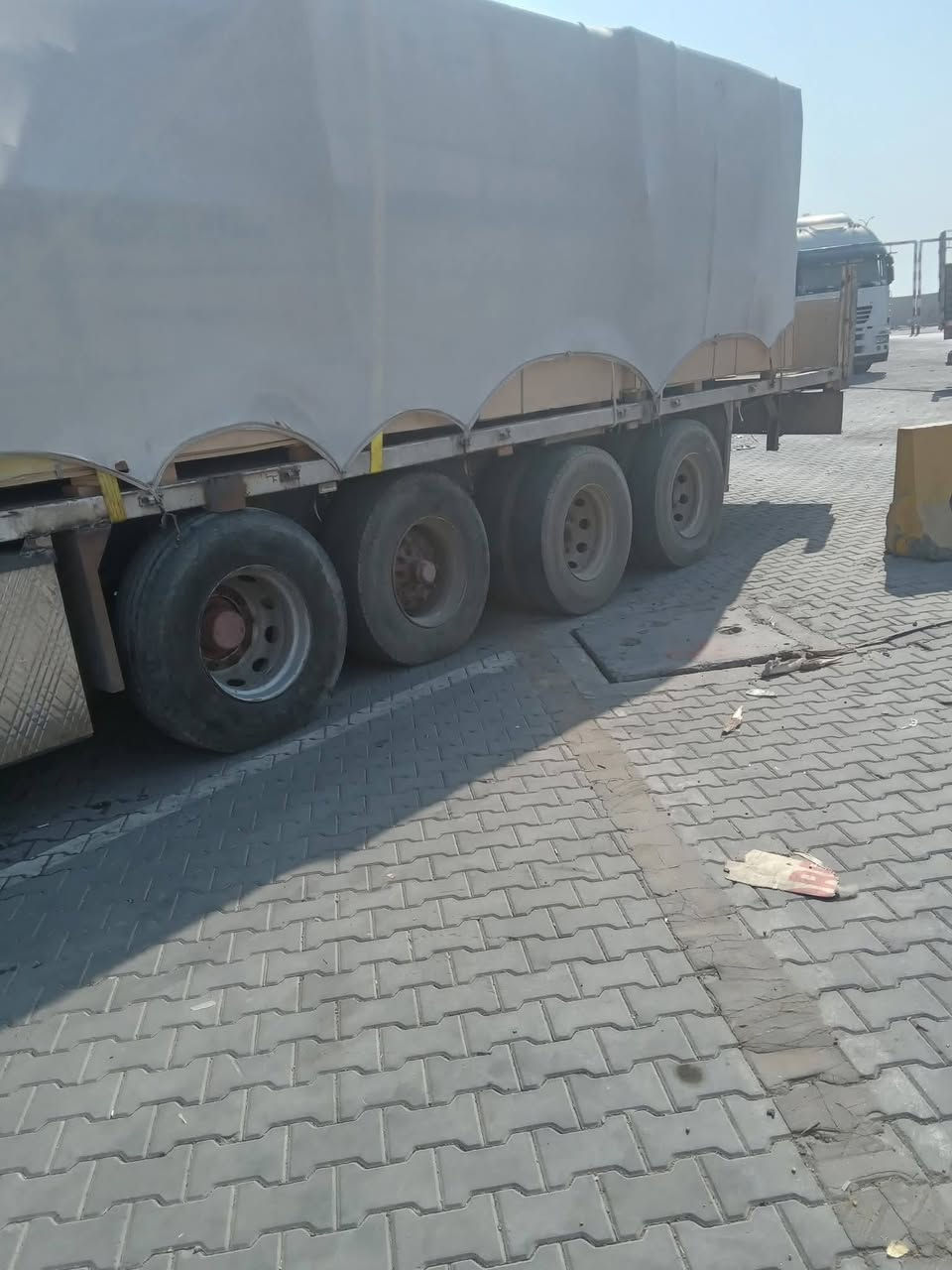 سلام عليكم عربانه لبيع  طوال ١٣٦٠ جهازه العمل ٤ محوار سعره ٤٠  مكاني بغداد شعله ***********
